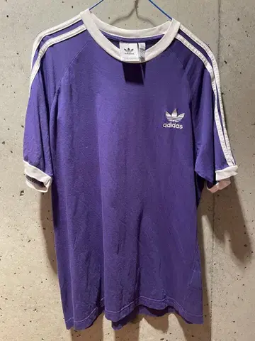 adidas 보라색 반팔 T셔츠 XL 상태 좋음