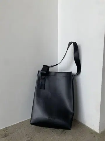 CLANE(클라네) 블랙 토트백 로고