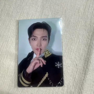 ATEEZ EXHIBITION 한국 홍준