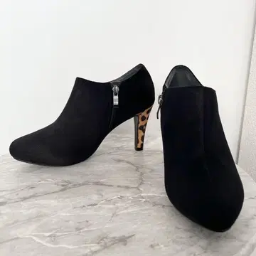 미사용급 숏부츠 부티 블랙 스웨이드 블랙 24cm 레오파드 무늬