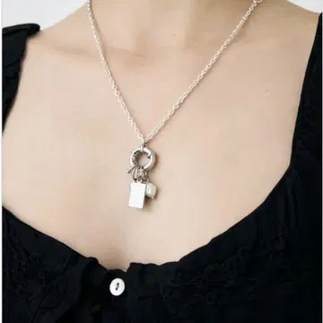 MOUSSY [ViVi 게재] MANY CHARMS 목걸이 SLV 새상품