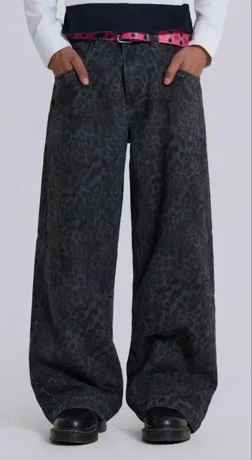 Jaded London size 32 레오파드 무늬 배기 데님 y2k