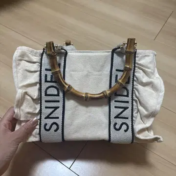 SNIDEL 프릴 디자인 숄더백