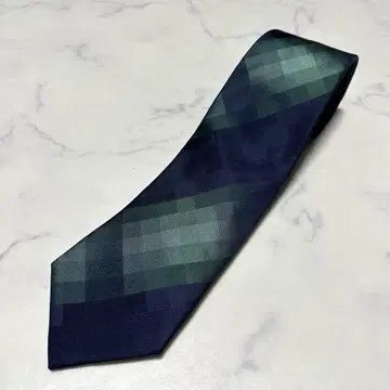 미사용급 새상품급 피에르 가르뎅 넥타이 네이비 그린 체크