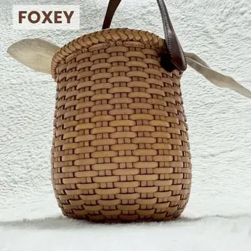 새상품급 FOXEY 햄튼 바스켓 소가죽 린넨 파우치 포함 (탈부착 가능)