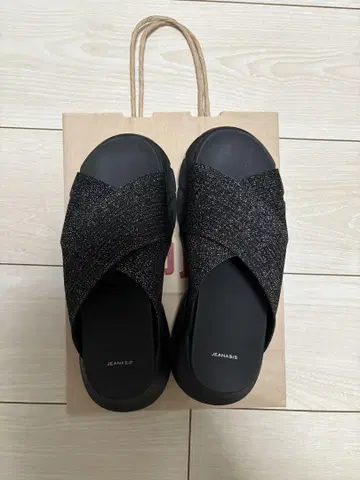 JEANASIS 크로스 스트랩 샌들 블랙 [ 가격 인하 ]