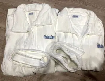 가격 인하 중 Halekulani 호텔의 목욕 가운