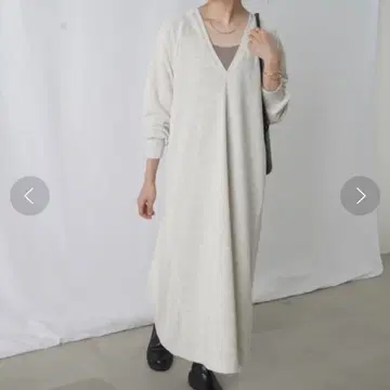 LC/LLL 래글런 V넥 원피스