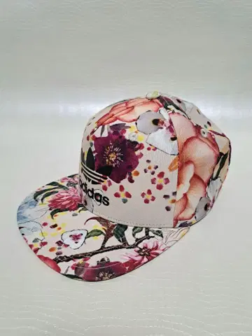 [ 새상품급 ] 아디다스 오리지널 플라워 올 패턴 스냅백 캡