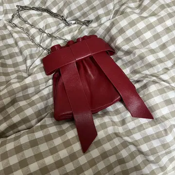 Ray Beams 리본 가죽 숄더백