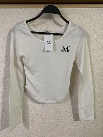 MUCENT 화이트 긴팔 상의