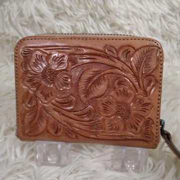 LEATHER CARVING 지갑 브라운