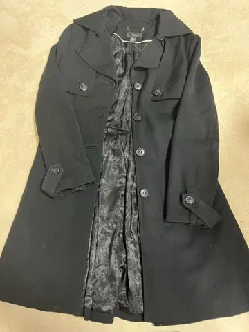 H&M 블랙 플리츠 코트