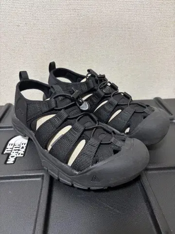 새상품급*KEEN 뉴포트 H2 28.0cm 블랙 NEWPORT