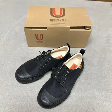 UNIVERSAL OVERALL 블랙 스니커즈 US 5