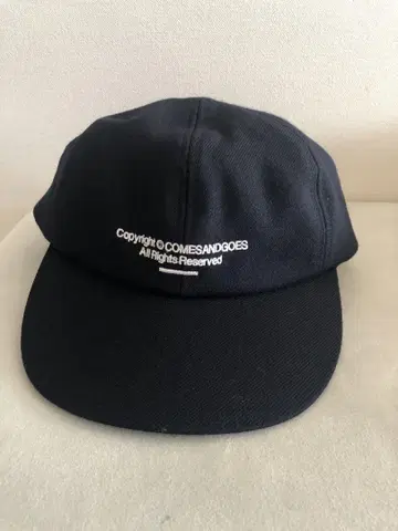 comesandgoes comes 로고 캡 블랙