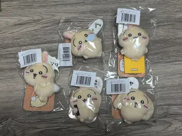 토끼투성이 복권 인형 배지