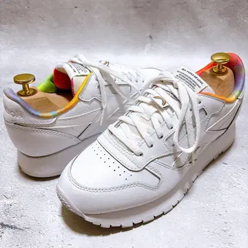 정가 12,100엔 REEBOK CLASSICS LEATHER Pride
