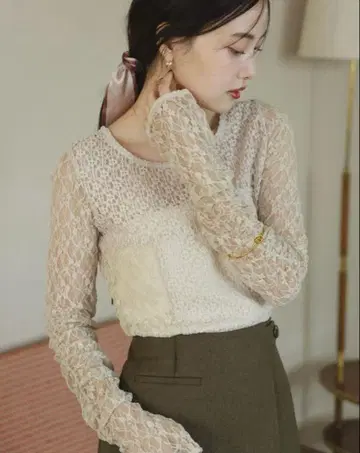레이스 절개 디자인 상의