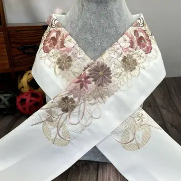 화예복 등에 빽빽한 자수의 화려한 장식용 깃 일본제 새상품