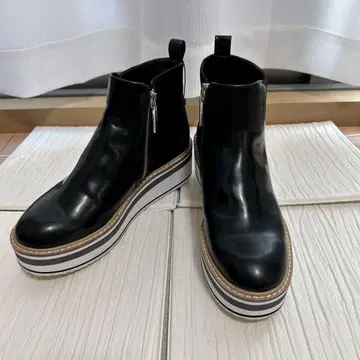 ZARA 통굽 숏부츠 37