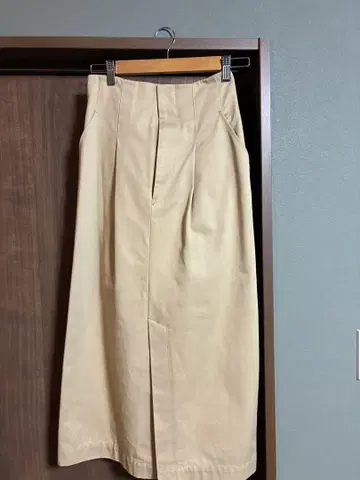 [새상품급] 블랙 바이 마우지 moussy 롱 스커트 베이지 스타일리쉬