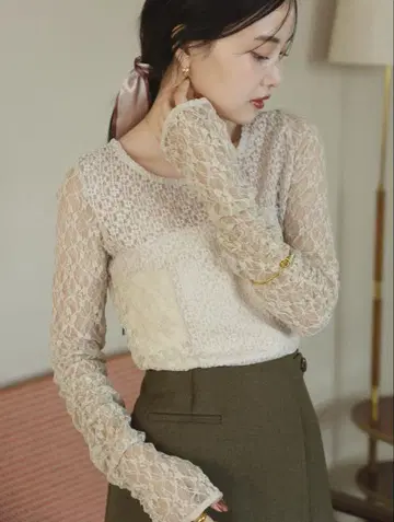 레이스 절개 디자인 상의