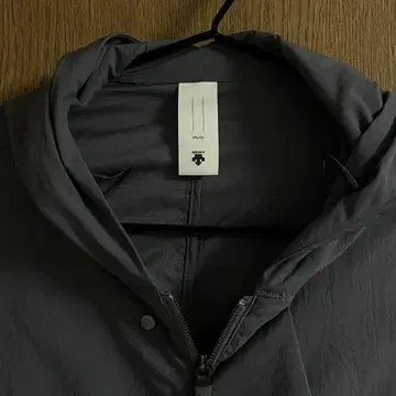 DESCENTE PAUSE DLMTJF38 나일론 자켓 그레이