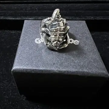 The Great Frog EmilyMalice Scorpion ring