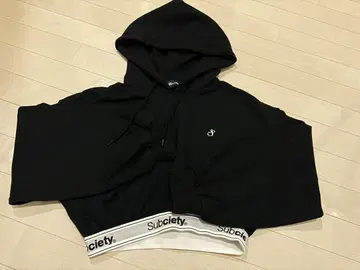 Subciety 크롭 후드티 블랙