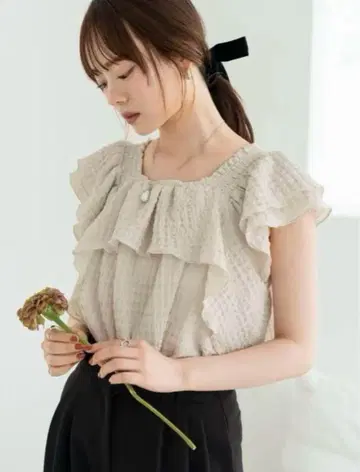 hinari 셔링 프릴 블라우스 라임