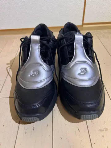 reebok answer v og 테크 계열 스니커즈