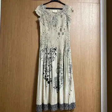 고급스럽고 세련된 로사 원피스