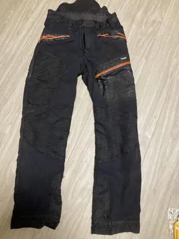 오리건 체인소 팬츠 중고