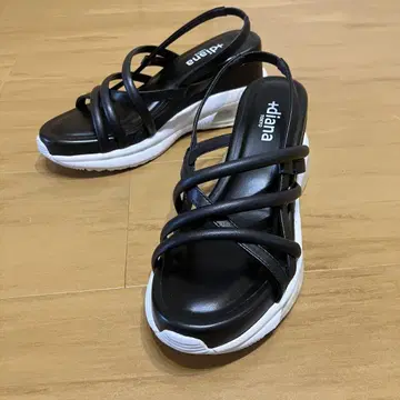 다이애나 샌들 에어 밑창 통굽 저반발 7cm 힐 블랙 컬러