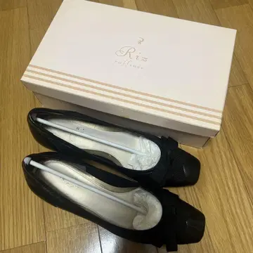 Riz 블랙 리본 펌프스
