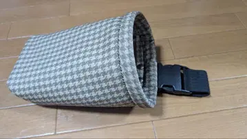 허리 주머니 A 하운드투스 체크 패턴 베이지