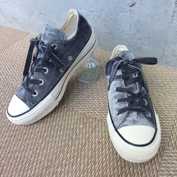 [ 새상품급 ] 컨버스 올스타 통굽 스니커즈 벨로아 22cm