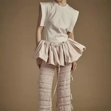 HAENGNAE/헨네 OMOCHI PEPLUM T-SHIRT 셔츠