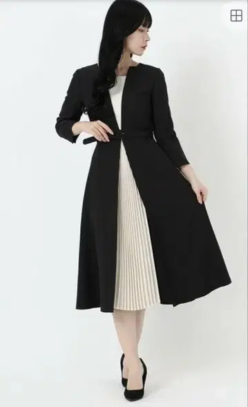 스트로베리 필드 센터 플리츠 원피스