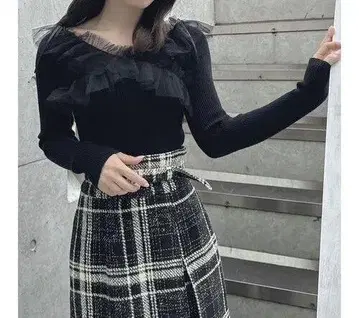 24AW dazzlin 다즐린 리본 튤 오프숄더 니트탑 블랙