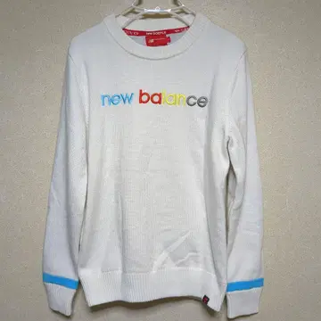 new balance 화이트 스웨터