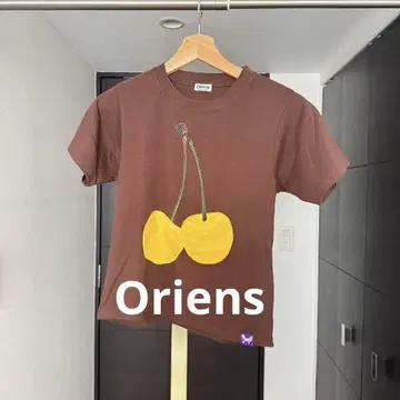 Oriens 체리 패턴 브라운 T셔츠