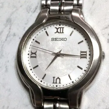 SEIKO 쿼츠 손목시계 V701-7A70