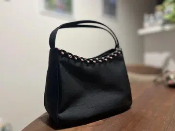 블랙 자수 토트백