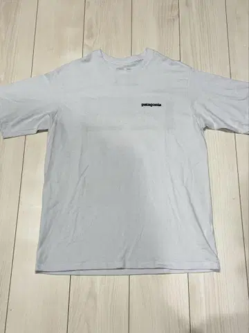 patagonia 화이트 반팔 T셔츠 XS