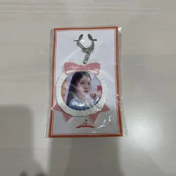NiziU AYAKA ANO 리본 포함 캔뱃지