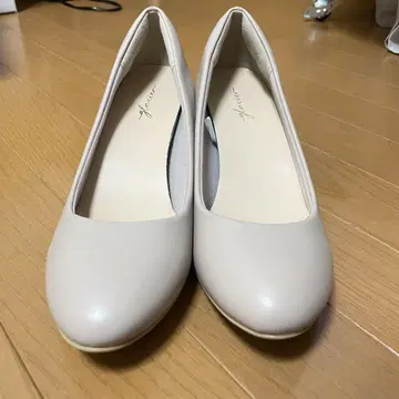 베이지 라운드토 펌프스 약 5cm 힐