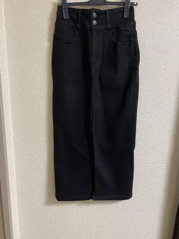 AZULBYMOUSSY 블랙 데님 스커트