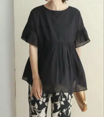 어반 리서치 도어즈 코튼 보일 프릴 슬리브 블라우스